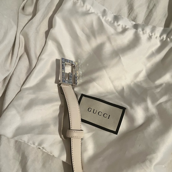 Flawless Gucci white belt with bling G - Picture 2 of 10